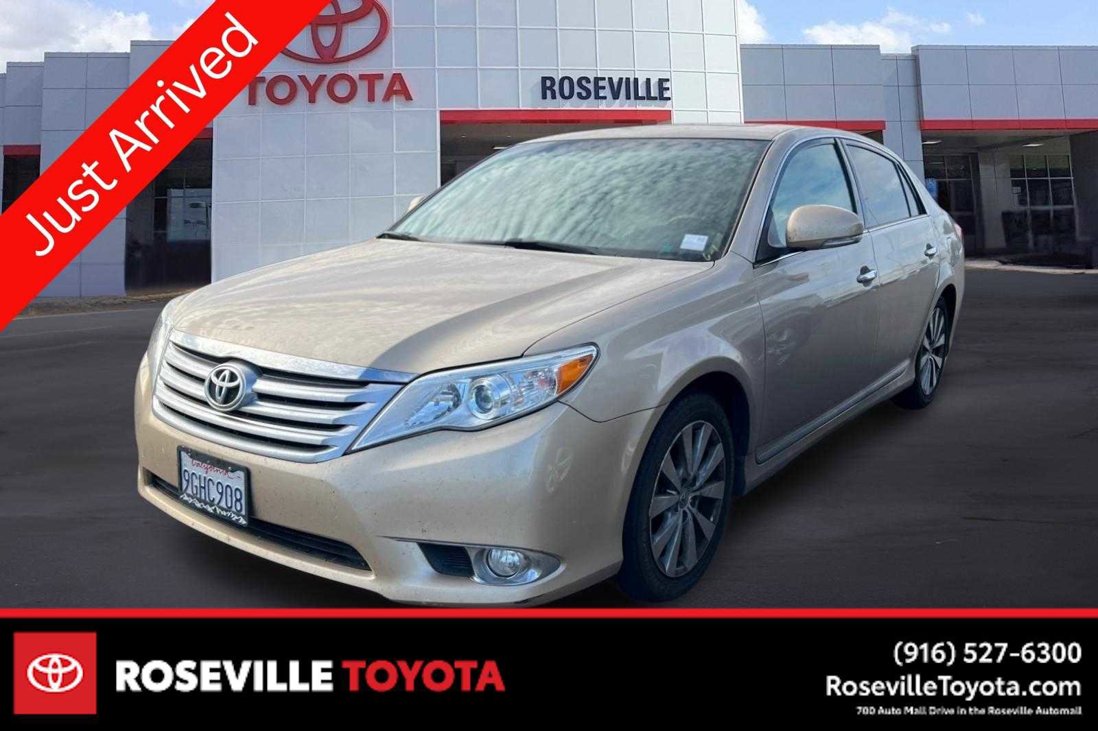 Used 2011 Toyota Avalon Limited FWD video 1
