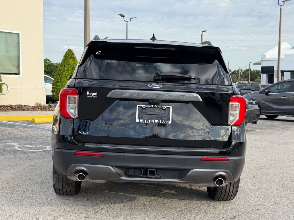 Used 2023 Ford Explorer XLT w/ Equipment Group 202A RWD image 6
