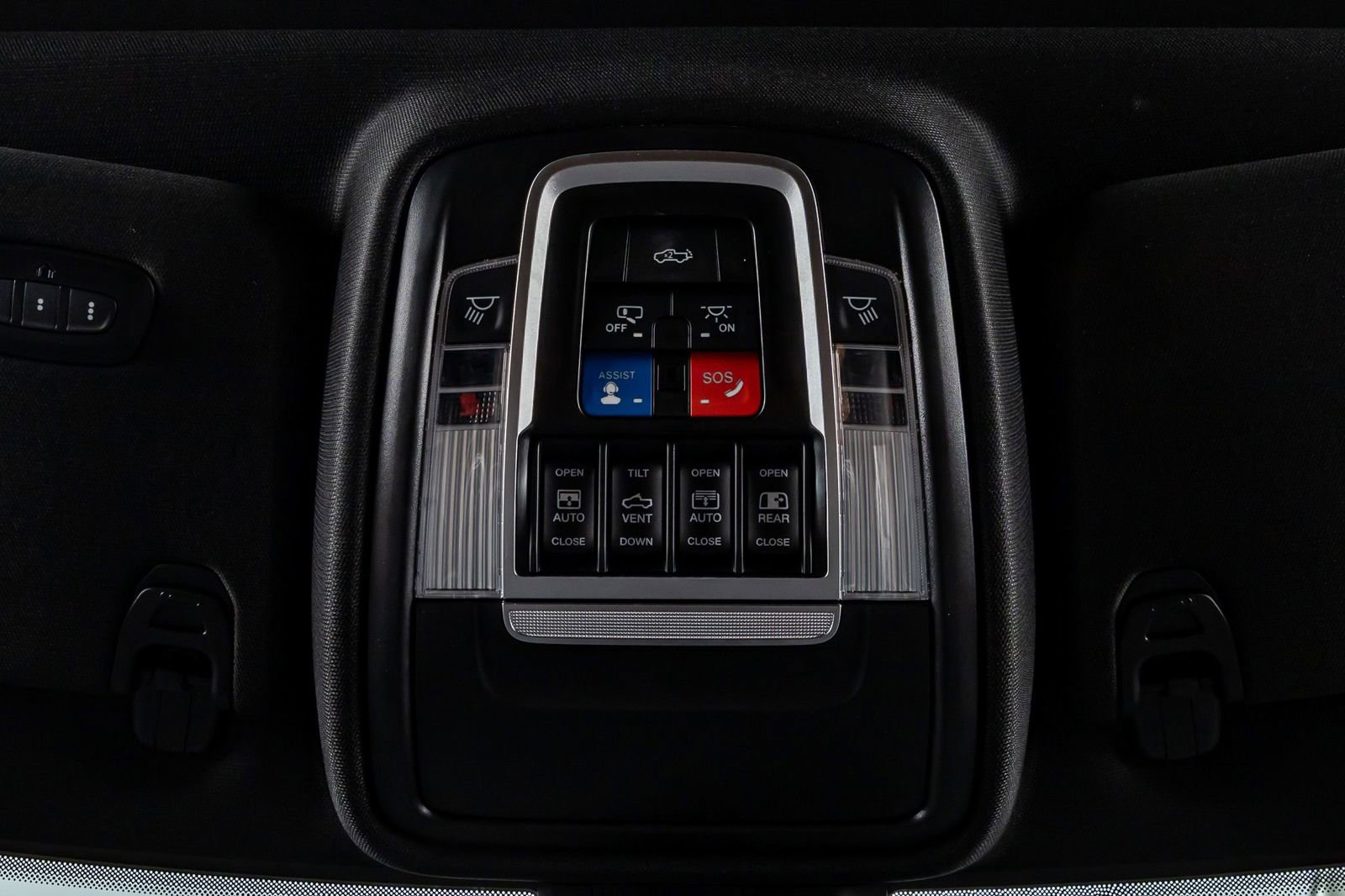 Used 2025 RAM 1500 Laramie w/ Laramie Southwest Edition image 30