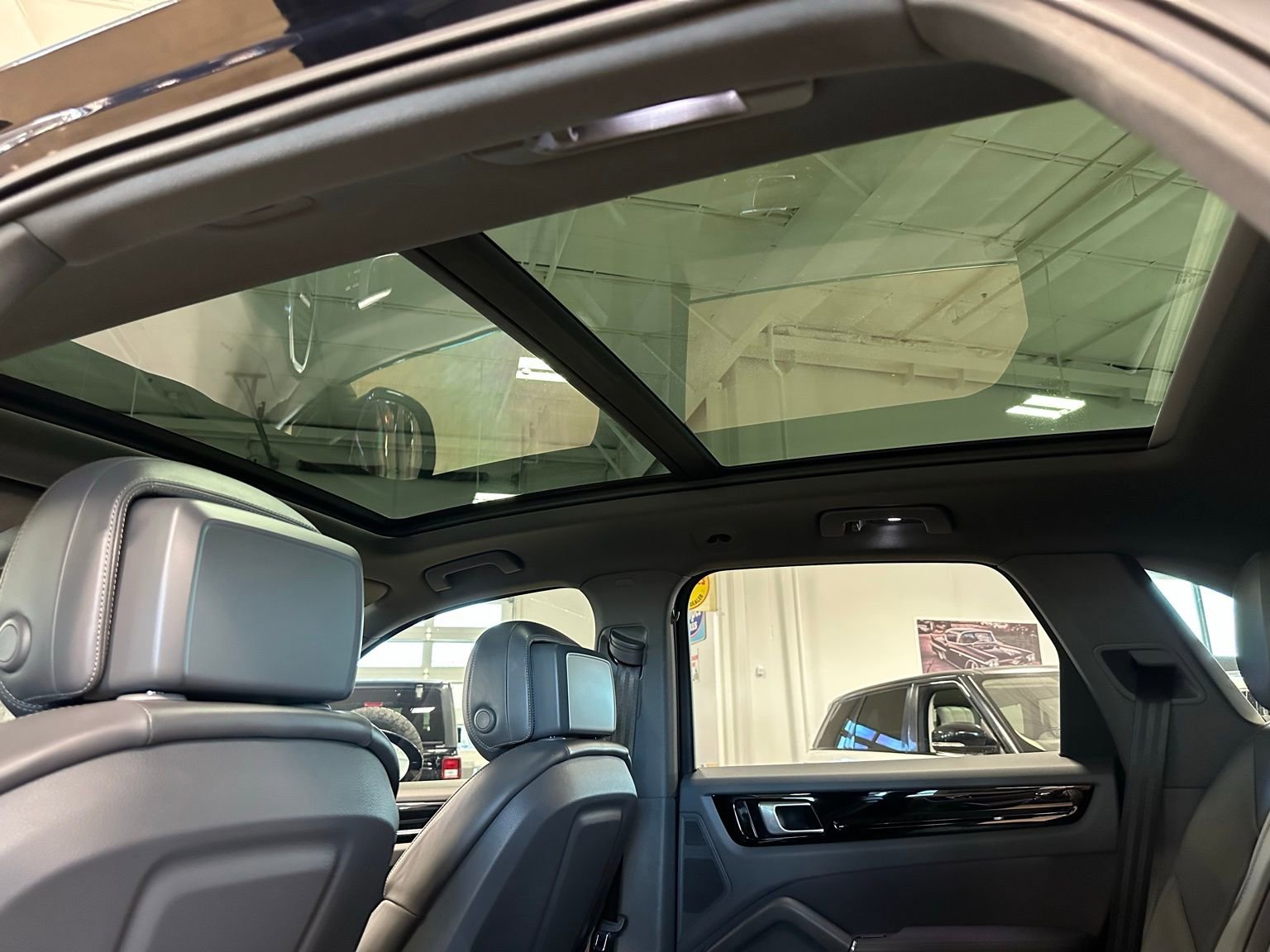 Used 2021 Porsche Cayenne image 35