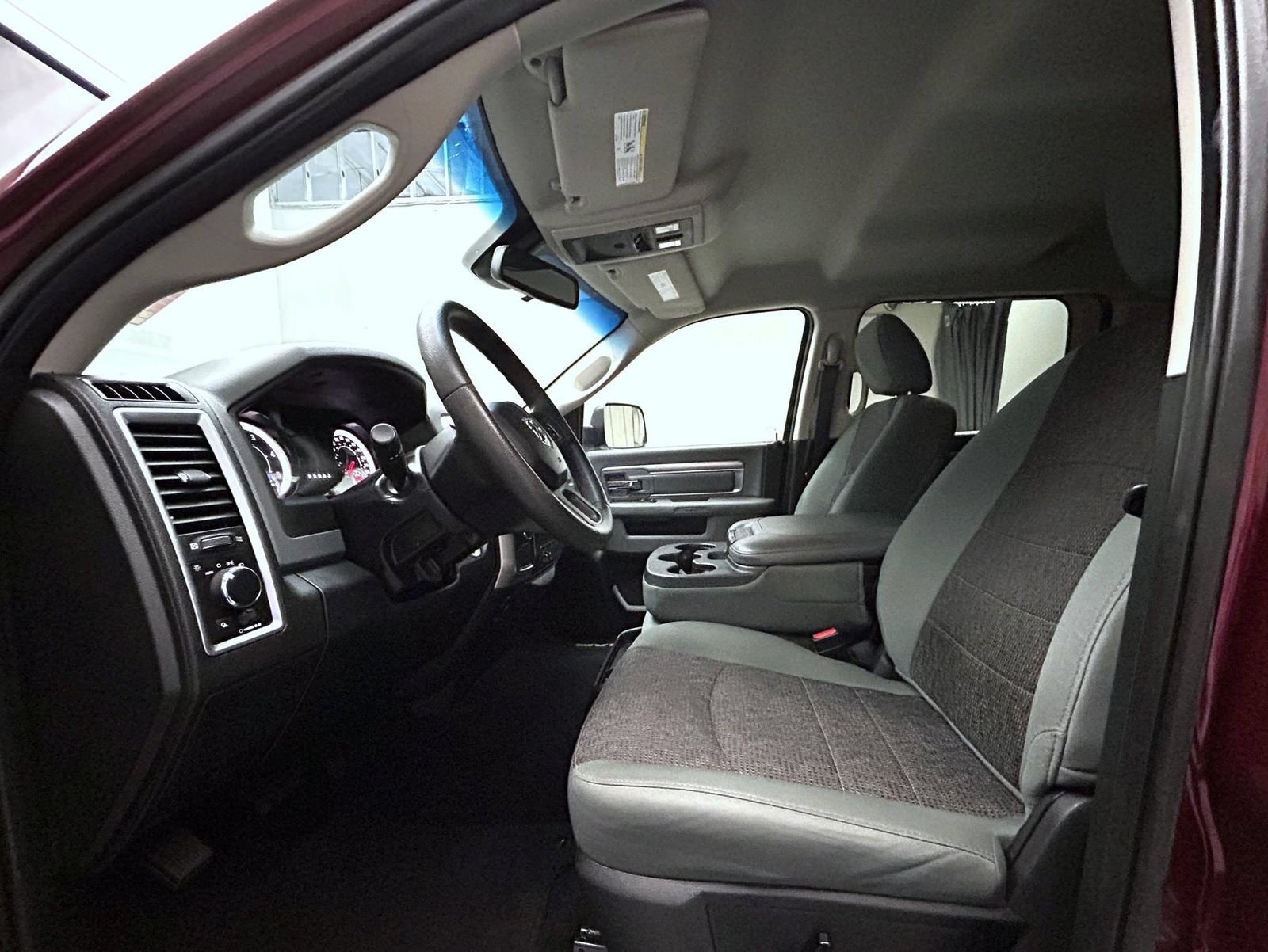 Used 2016 RAM 2500 SLT w/ Cold Weather Group AWD/4WD image 10
