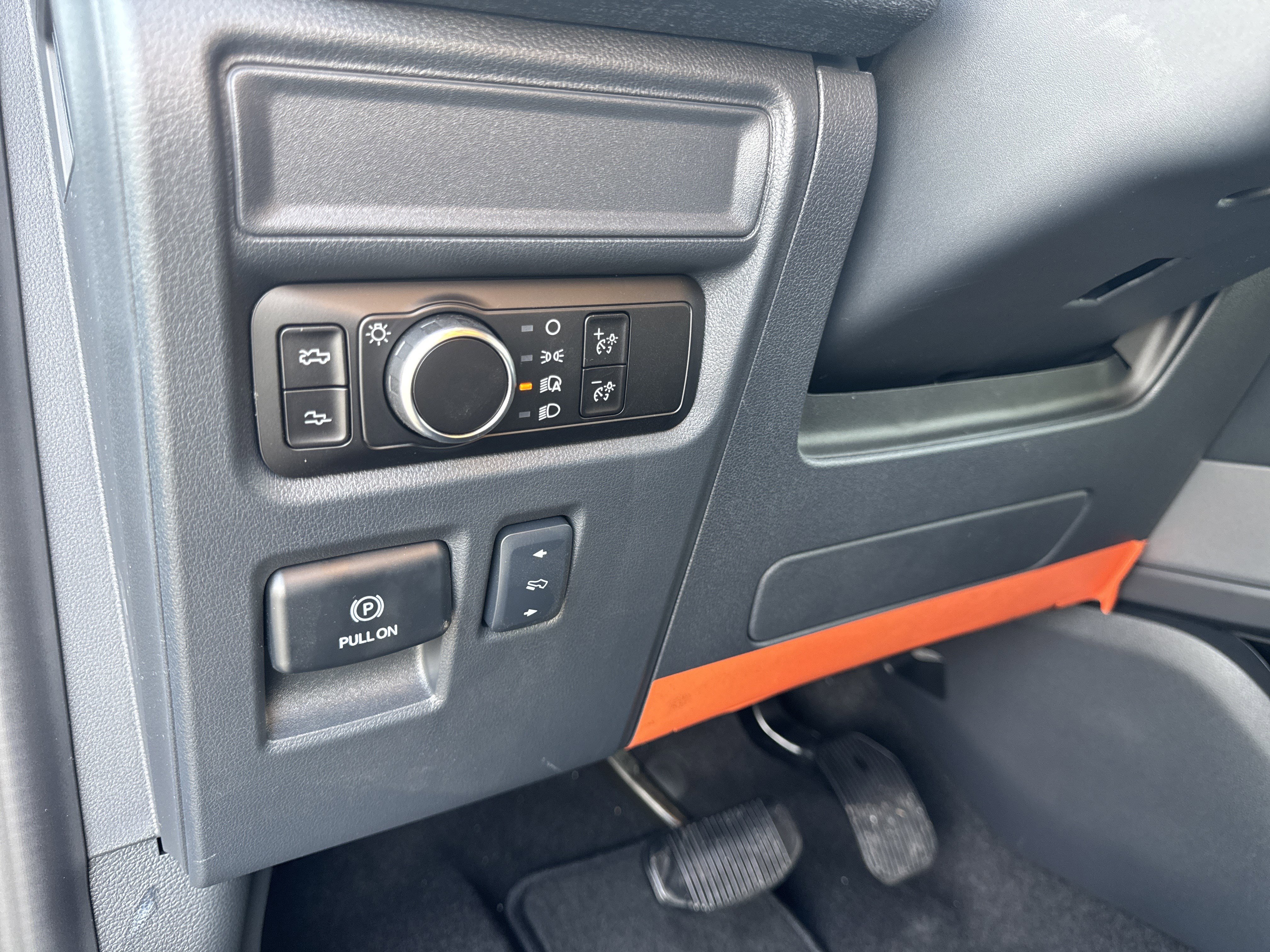 New 2025 Ford F150 Lightning Lariat image 30