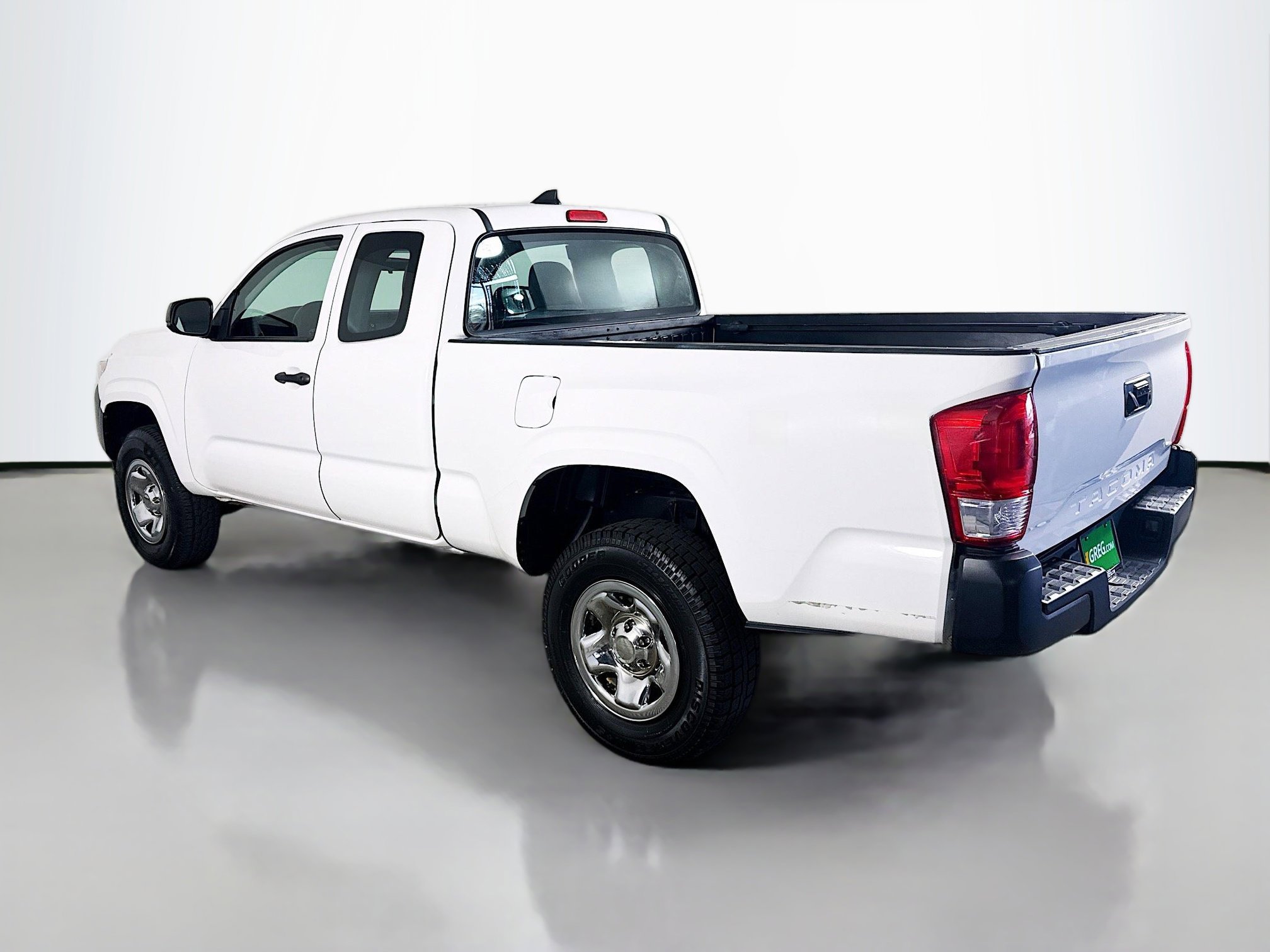 Used 2017 Toyota Tacoma SR image 7