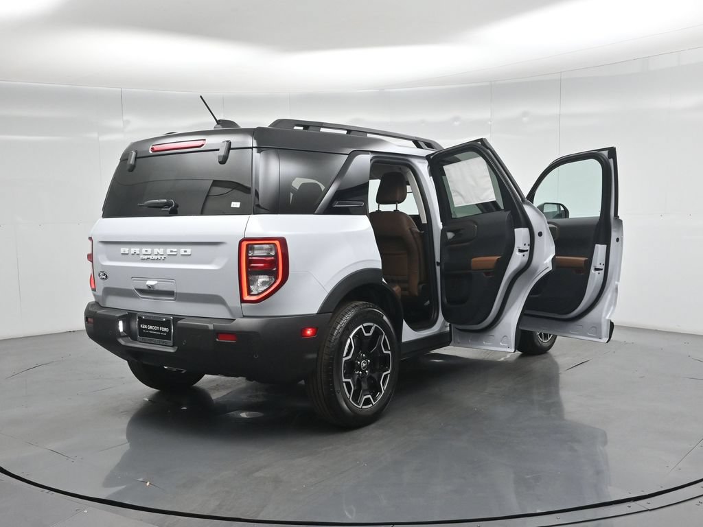New 2026 Ford Bronco Sport Outer Banks AWD/4WD image 4