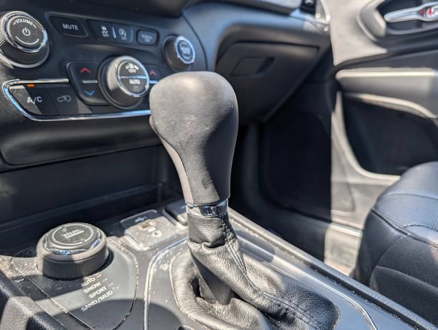 Used 2020 Jeep Cherokee High Altitude AWD/4WD image 22