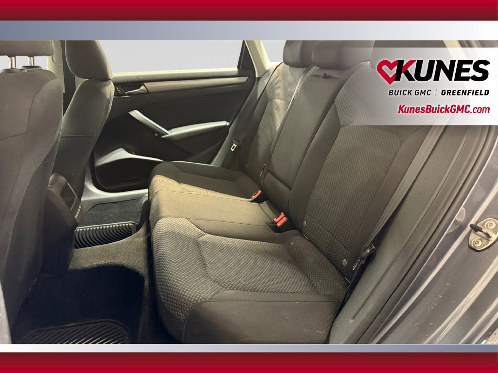 Used 2013 Volkswagen Passat 2.5 S FWD image 27