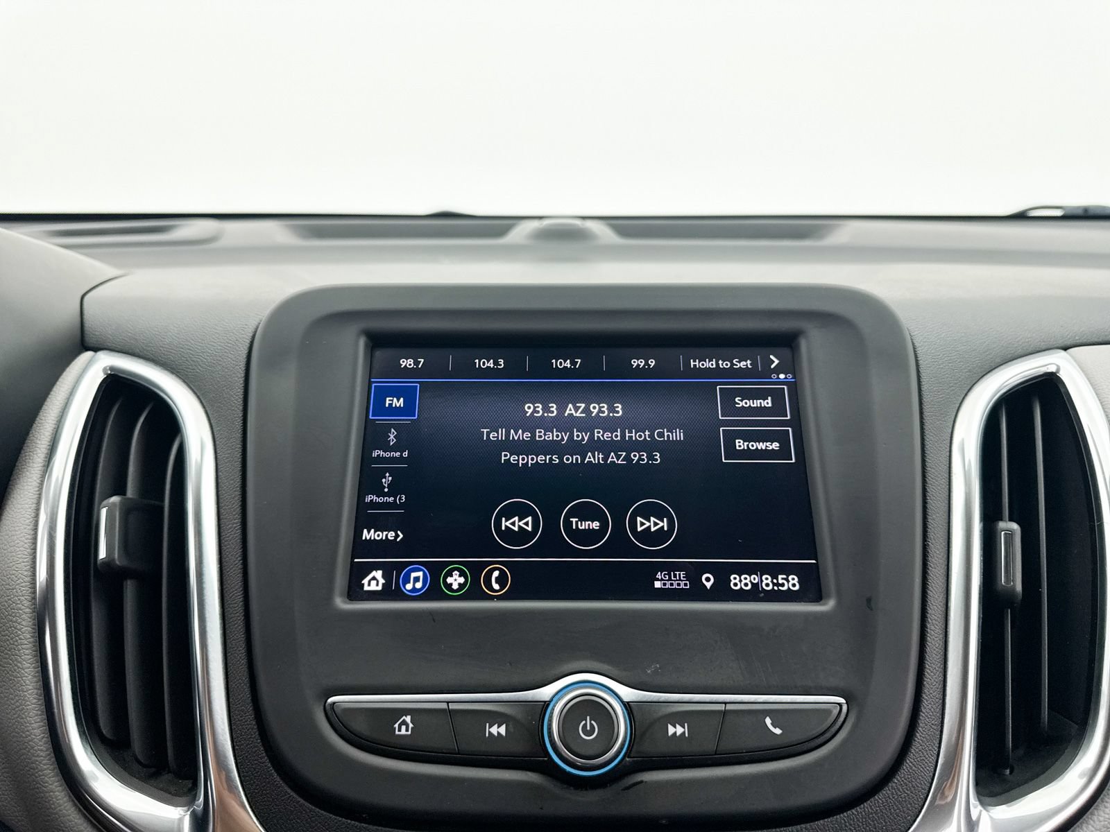 Used 2020 Chevrolet Equinox LT FWD image 17