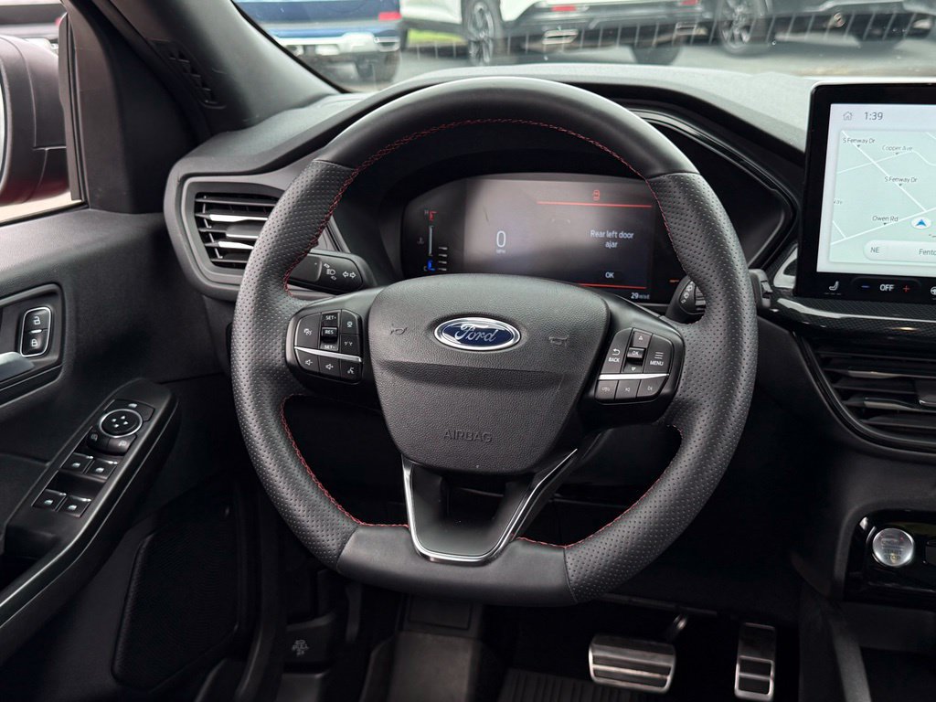Used 2023 Ford Escape ST-Line w/ Tech Pack #1 AWD/4WD image 5