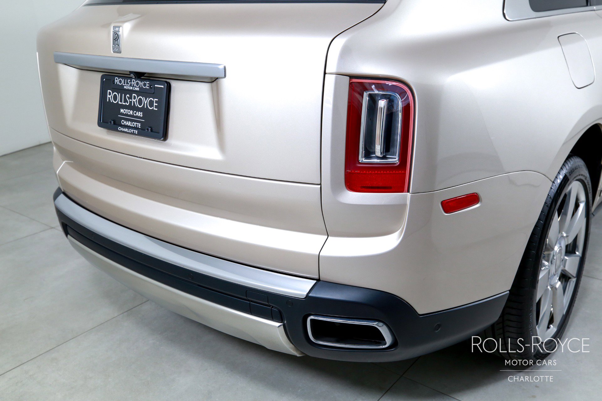 Used 2019 Rolls-Royce Cullinan image 46