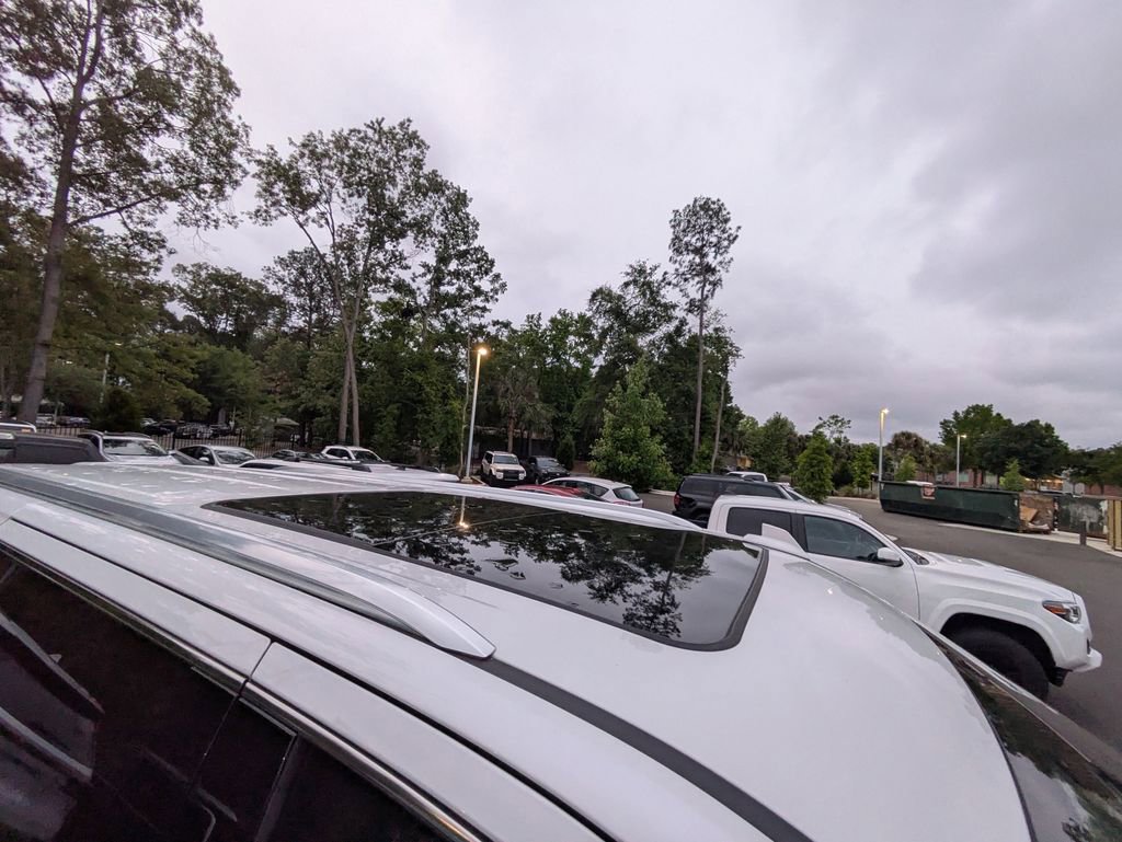 Used 2021 GMC Yukon XL Denali w/ Denali Premium Package AWD/4WD image 10