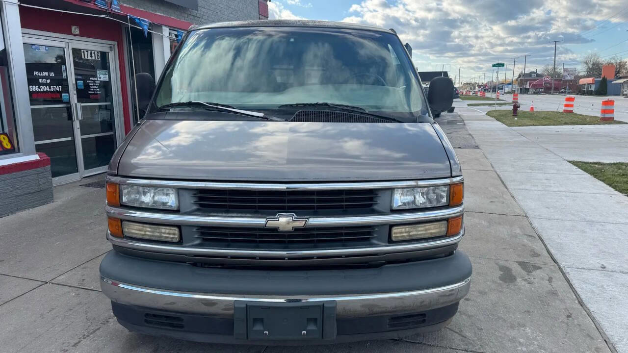 Used 1999 Chevrolet Express 1500 w/ Convenience Pkg image 2