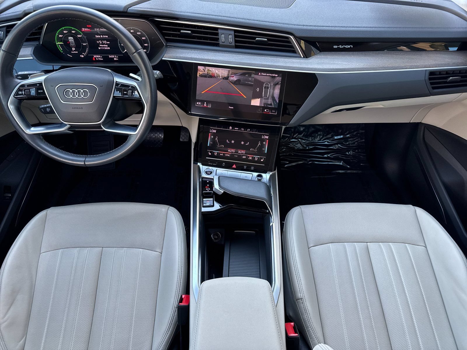 Used 2024 Audi Q8 e-tron Premium Plus w/ Premium Plus Package AWD/4WD image 13