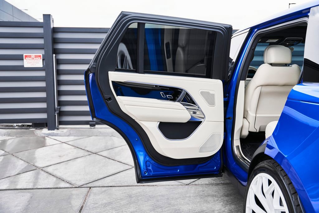 Used 2025 Land Rover Range Rover Long Wheelbase SE image 26