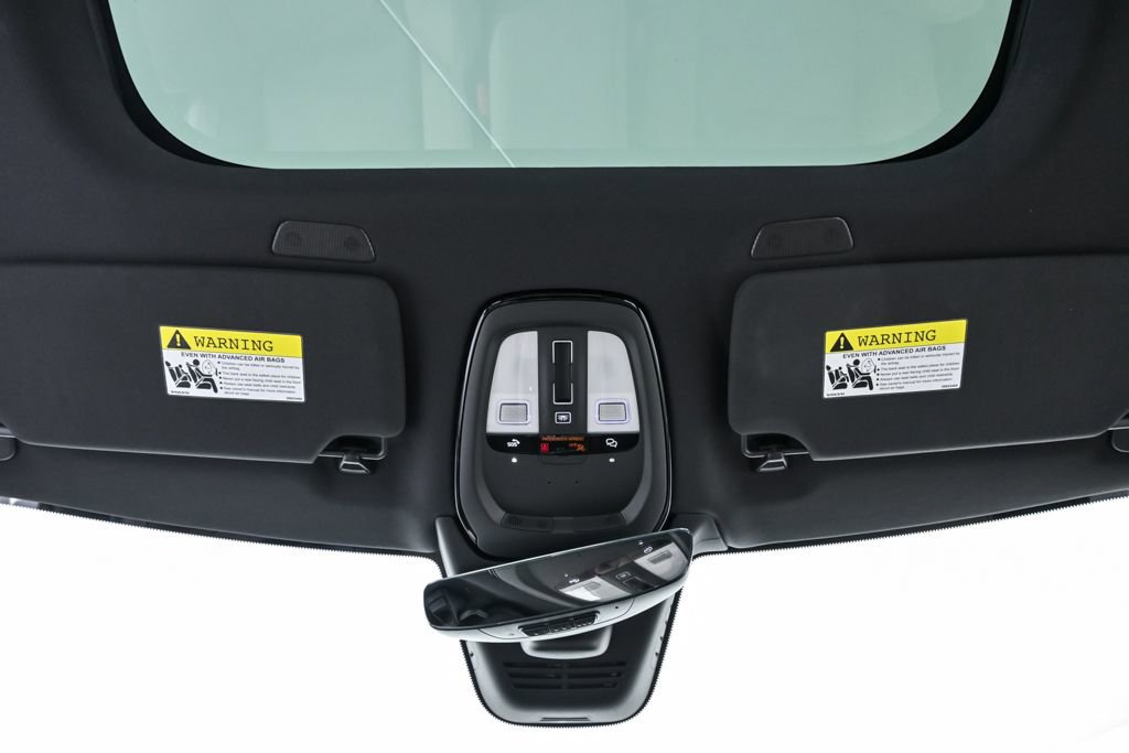 Certified 2025 Volvo XC90 B6 Plus image 21