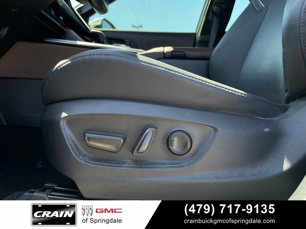 Used 2023 Toyota Crown AWD/4WD image 10