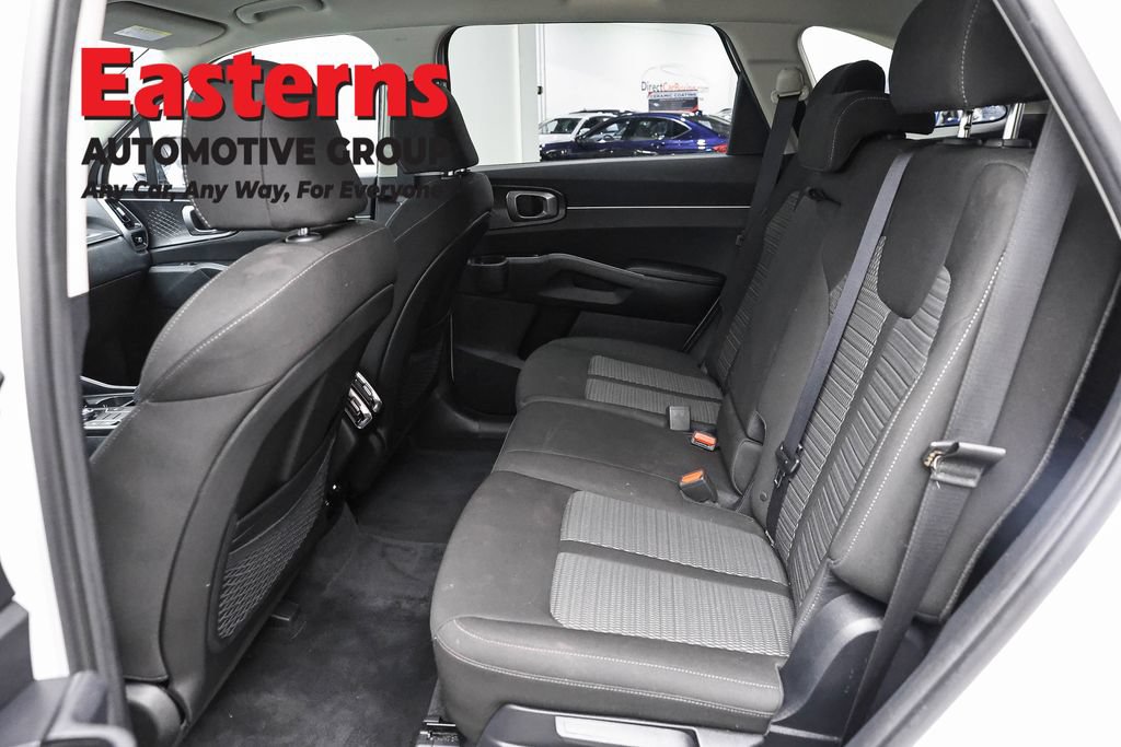 Used 2023 Kia Sorento LX FWD image 21