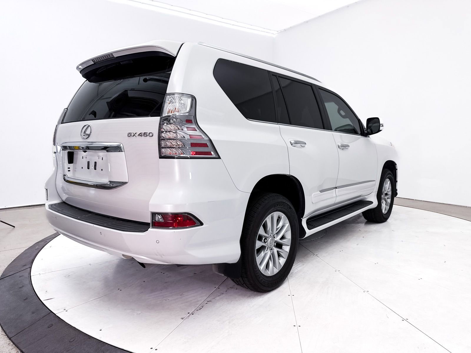 Used 2016 Lexus GX 460 w/ Premium Package AWD/4WD image 14