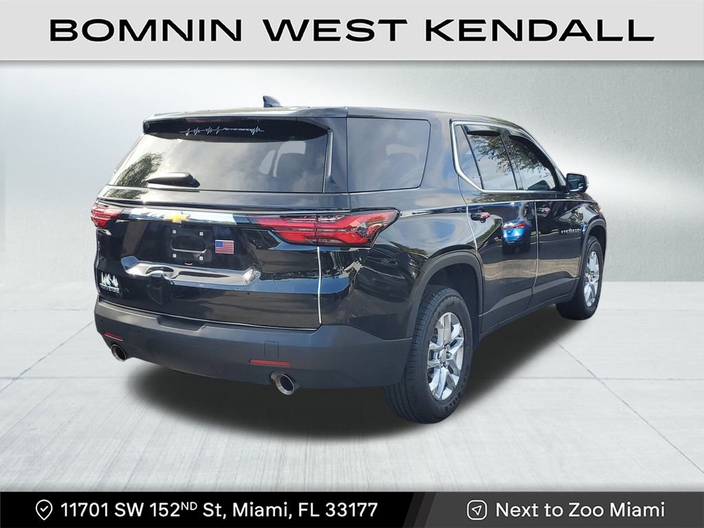 Used 2023 Chevrolet Traverse LS w/ Safety Package image 7