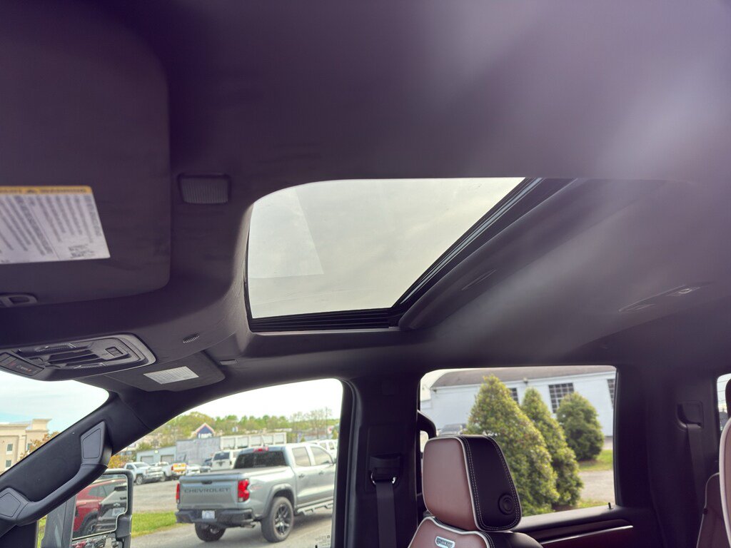 New 2026 GMC Sierra 2500 Denali Ultimate AWD/4WD image 9