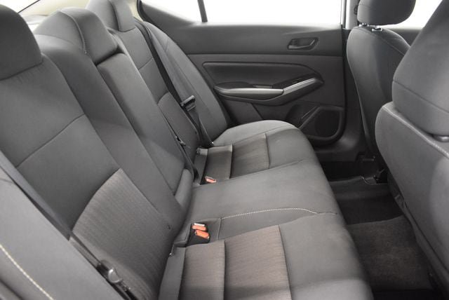 Used 2025 Nissan Altima 2.5 SV FWD image 17