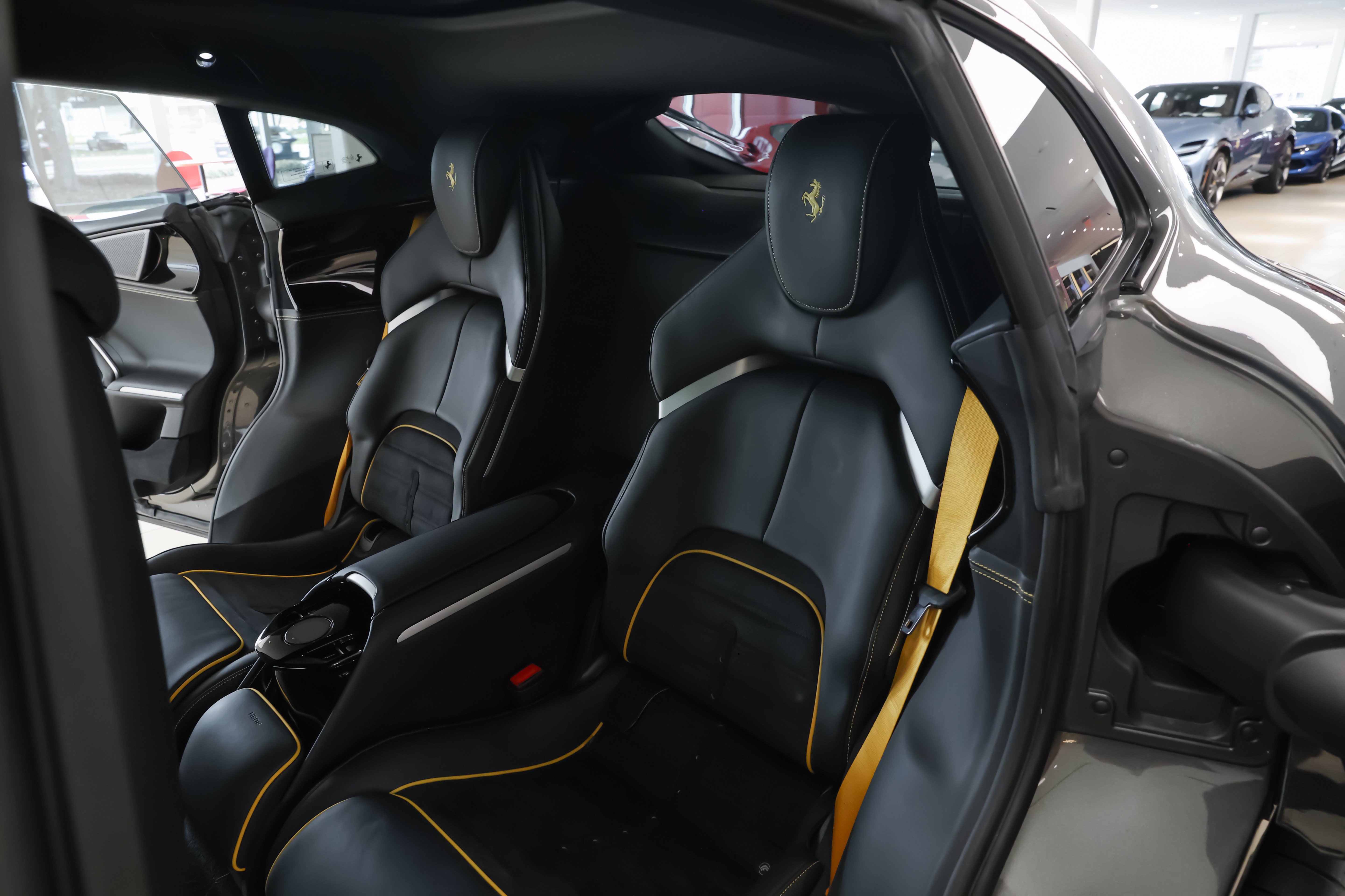 Used 2025 Ferrari Purosangue AWD/4WD image 34