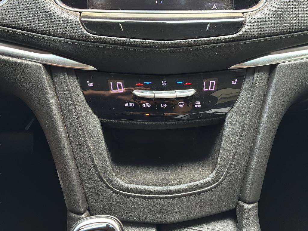 Used 2017 Cadillac XT5 Luxury w/ Driver Awareness Package FWD image 13