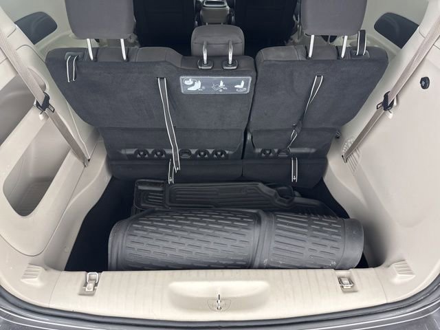 Used 2021 Chrysler Pacifica Touring w/ Cold Weather Group FWD image 32