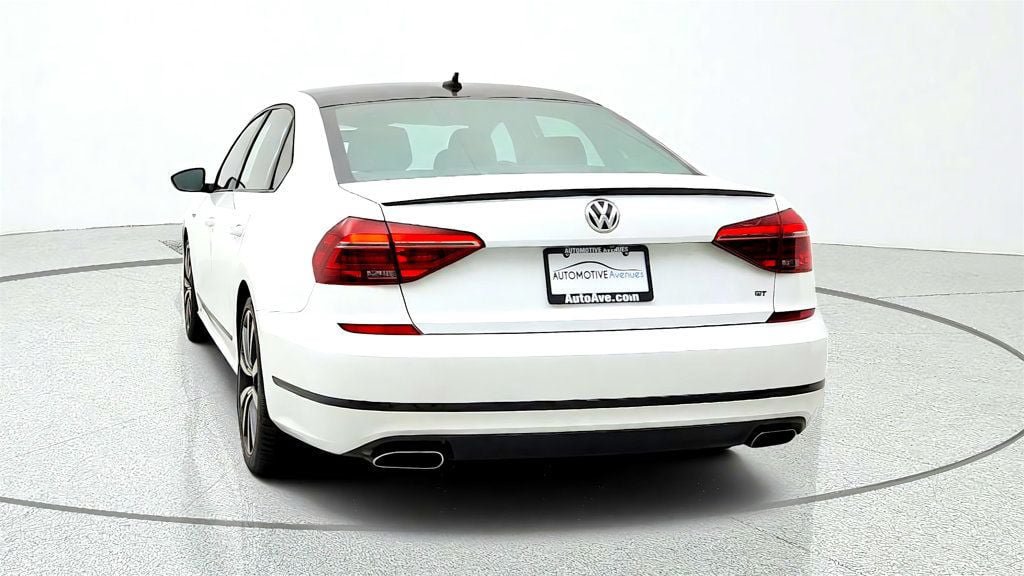 Used 2018 Volkswagen Passat 3.6 FWD image 6