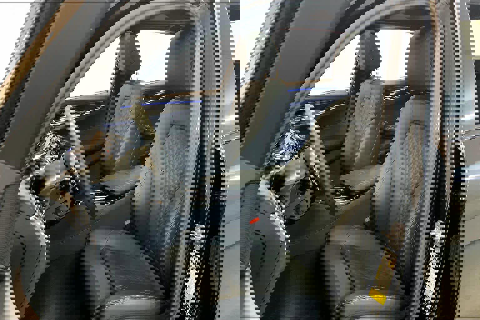 Used 2023 BMW 540i xDrive 540i xDrive w/ M Sport Package image 8