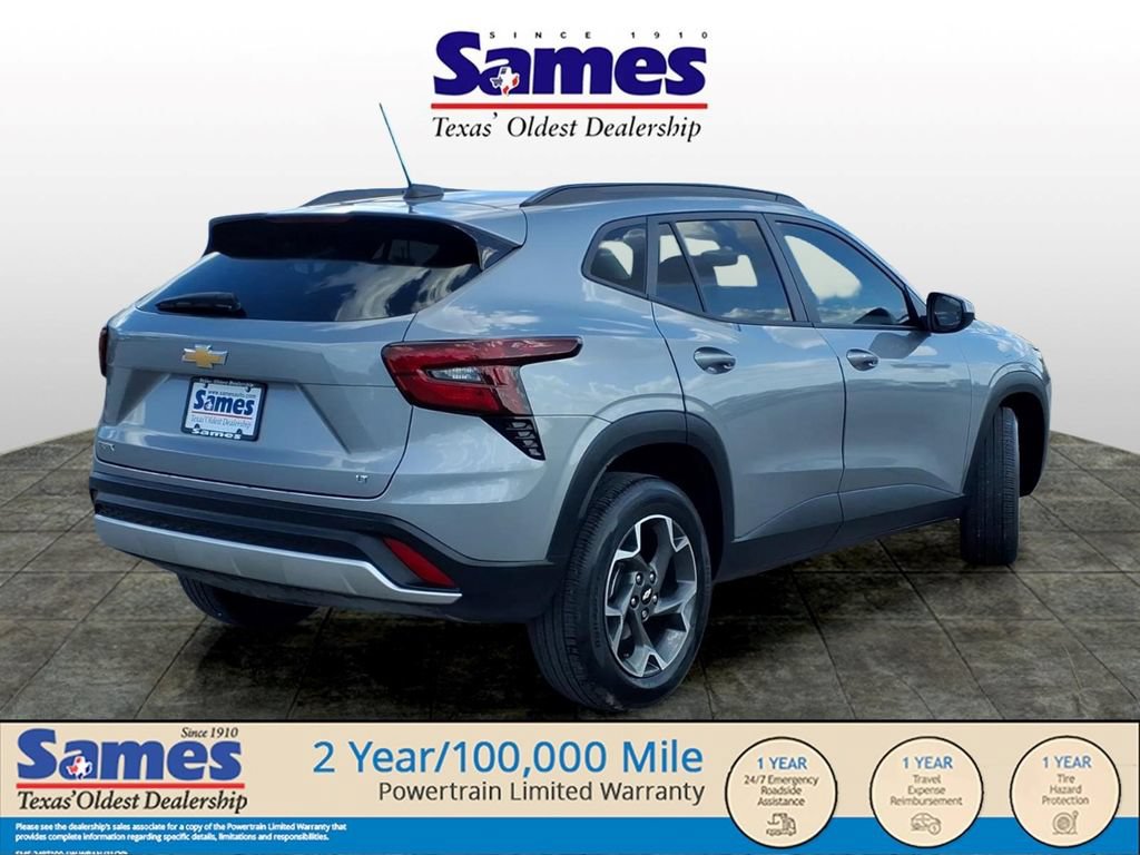 Used 2024 Chevrolet Trax LT w/ Driver Confidence Package FWD image 3