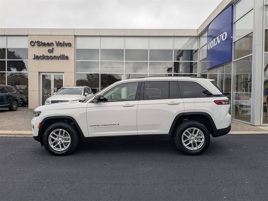 Used 2024 Jeep Grand Cherokee Laredo X image 4