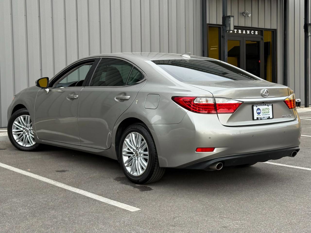 Used 2015 Lexus ES 350 w/ Ultra Luxury Package w/ Luxury Package FWD image 7