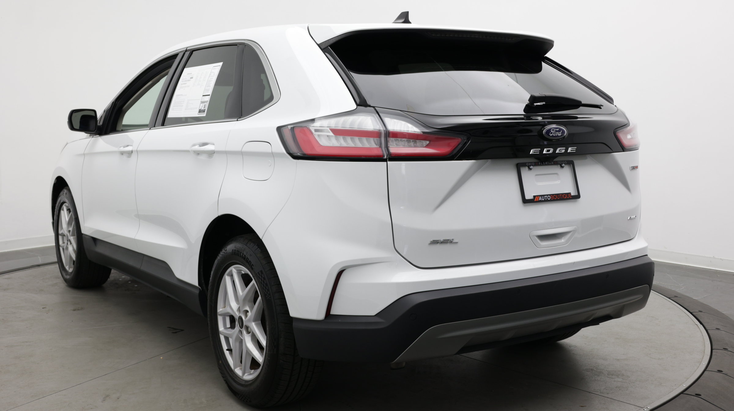 Used 2024 Ford Edge SEL AWD/4WD image 4