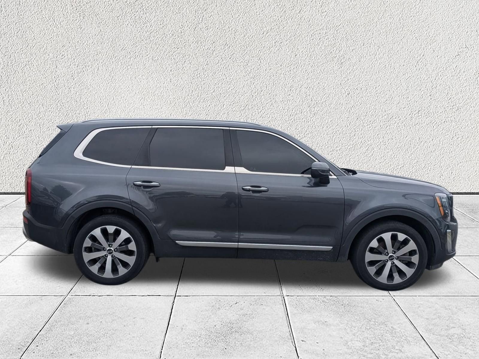 Used 2021 Kia Telluride S AWD/4WD image 2