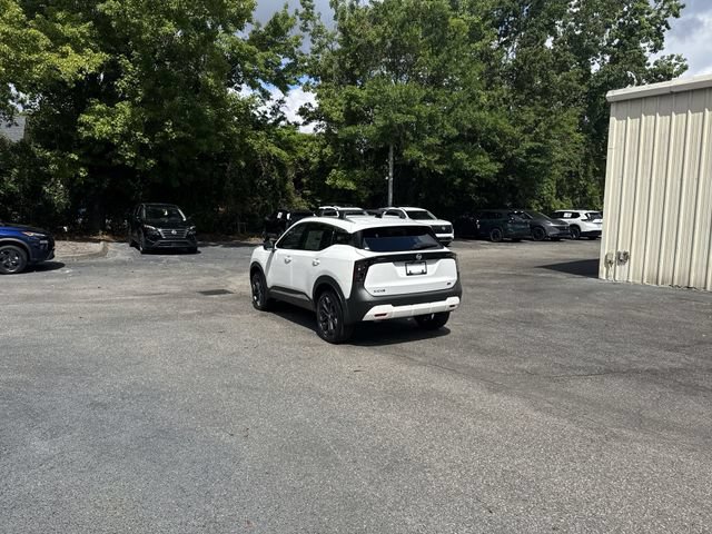 New 2026 Nissan Kicks SR FWD image 7