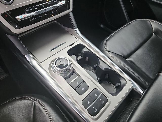 Used 2023 Ford Explorer XLT w/ Equipment Group 202A image 31
