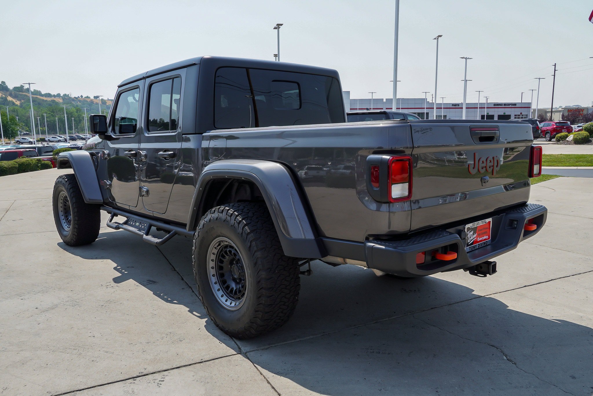 Used 2023 Jeep Gladiator Mojave w/ Trailer Tow Package AWD/4WD image 6