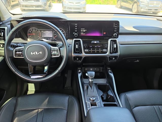 Used 2023 Kia Sorento EX w/ Panoramic Sunroof Package FWD image 8