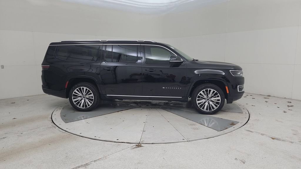 New 2025 Jeep Wagoneer L Series II image 17