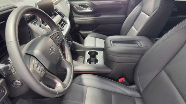Used 2024 Chevrolet Suburban RST w/ Luxury Package RWD image 26