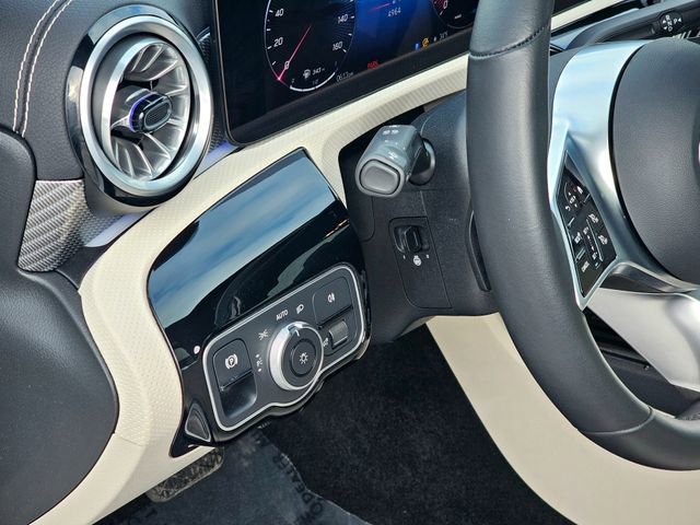 Certified 2025 Mercedes-Benz CLA 250 4MATIC image 18