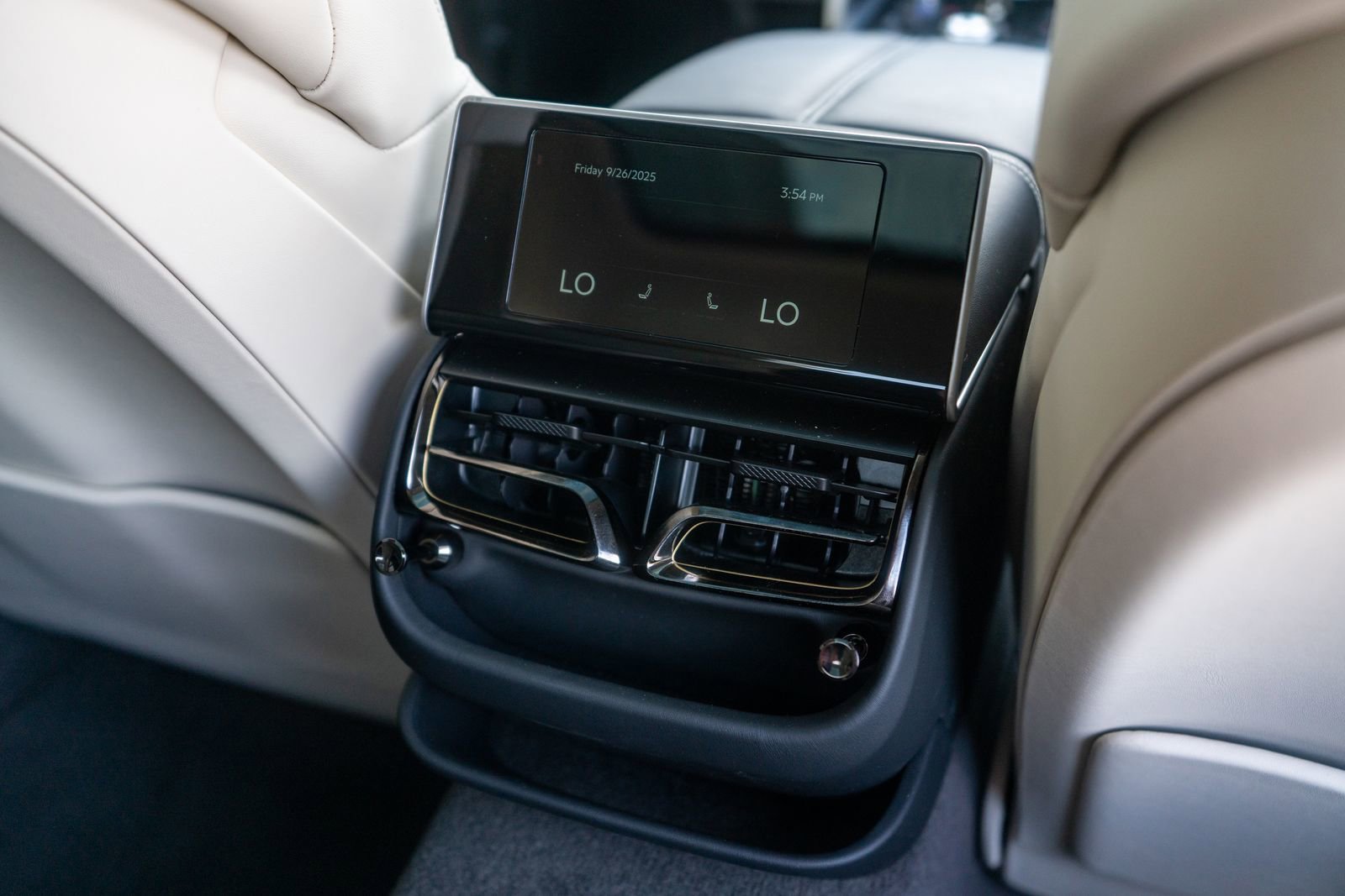 New 2026 Bentley Flying Spur Plug-In Hybrid image 42