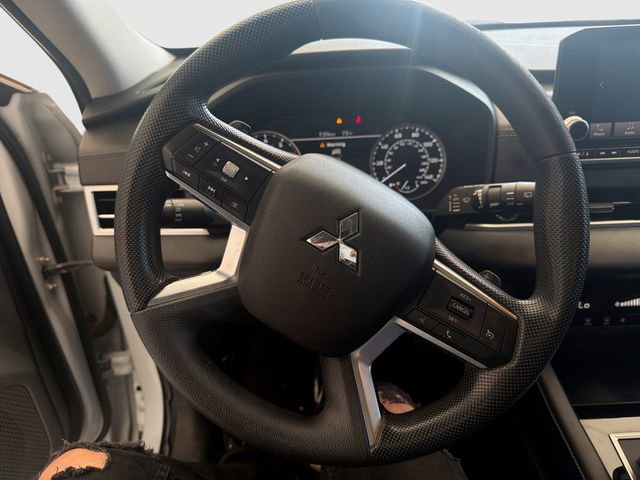 Used 2022 Mitsubishi Outlander ES FWD image 17