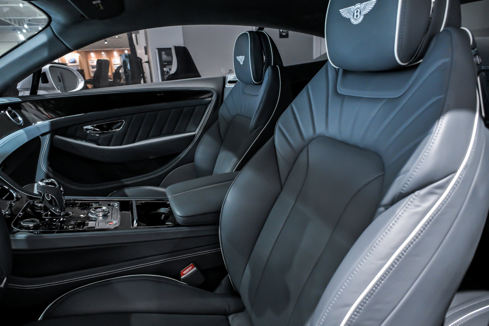 Used 2024 Bentley Continental GT image 27