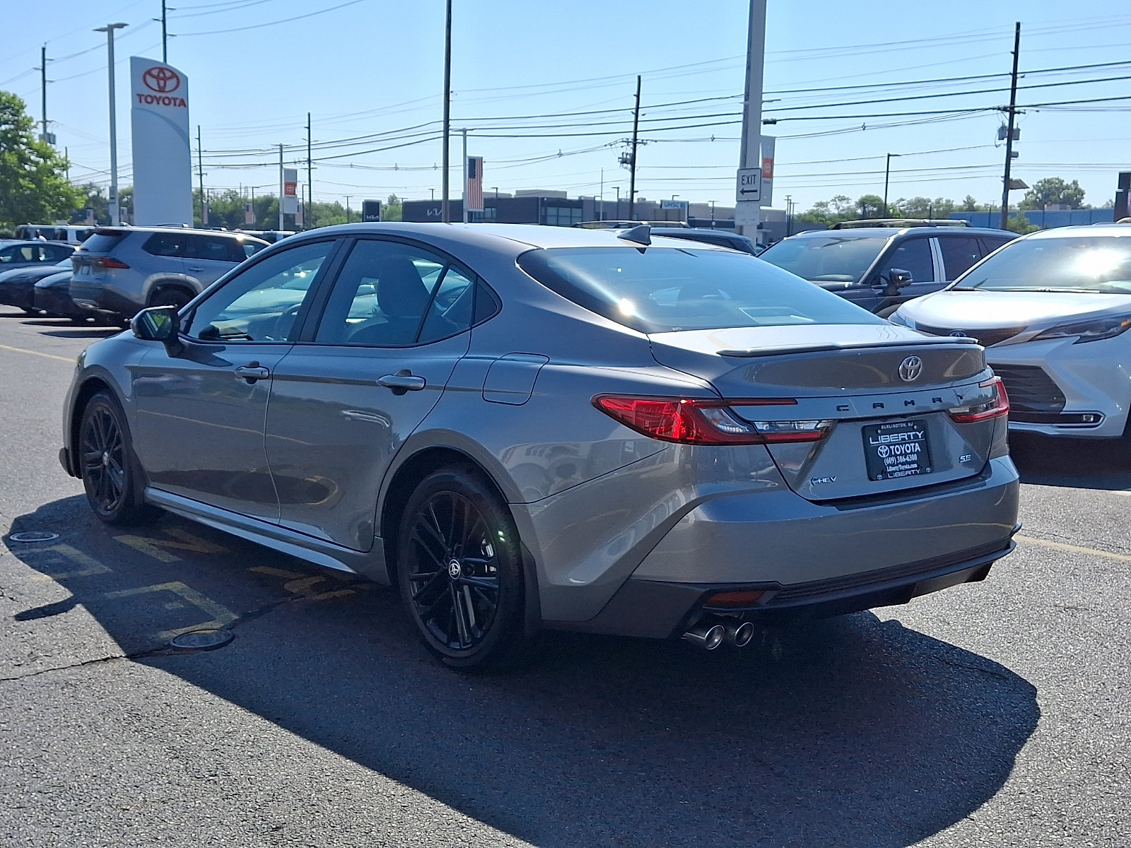 Used 2026 Toyota Camry SE w/ Convenience Package FWD image 4