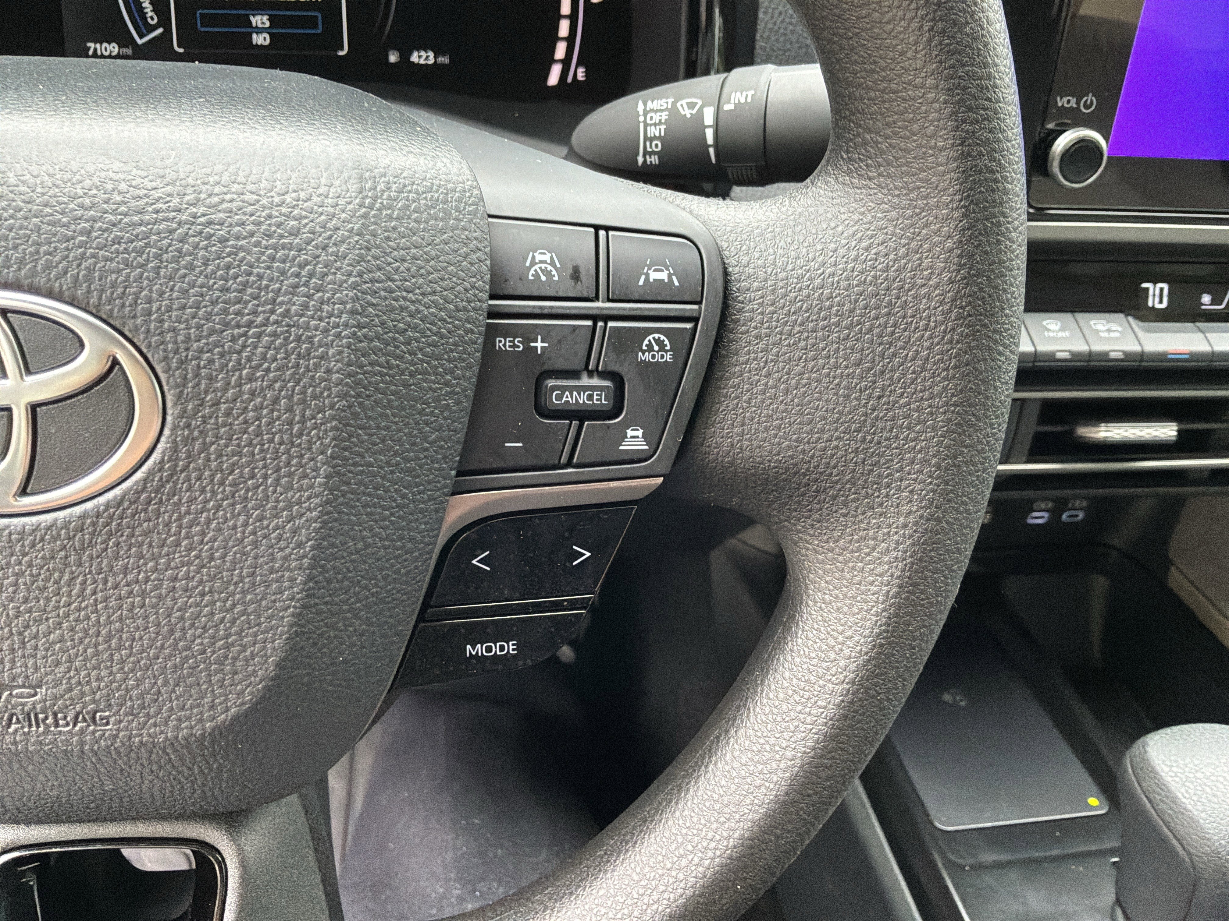 Used 2025 Toyota Camry LE FWD image 20