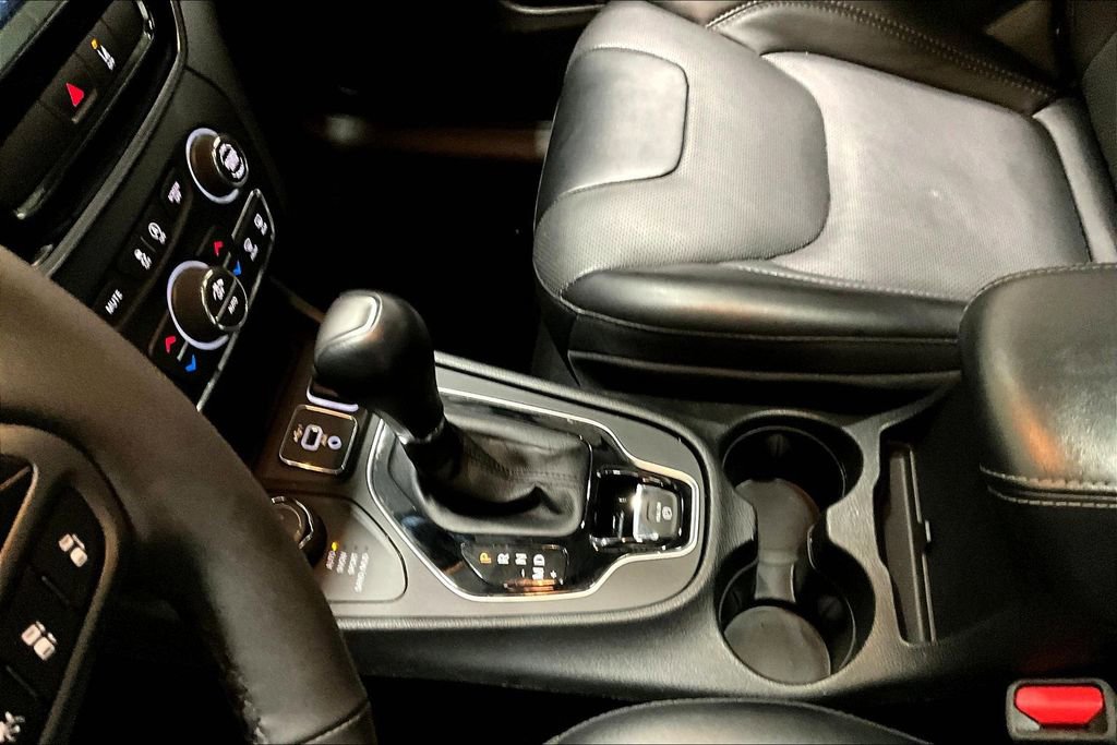 Used 2022 Jeep Cherokee Limited AWD/4WD image 18