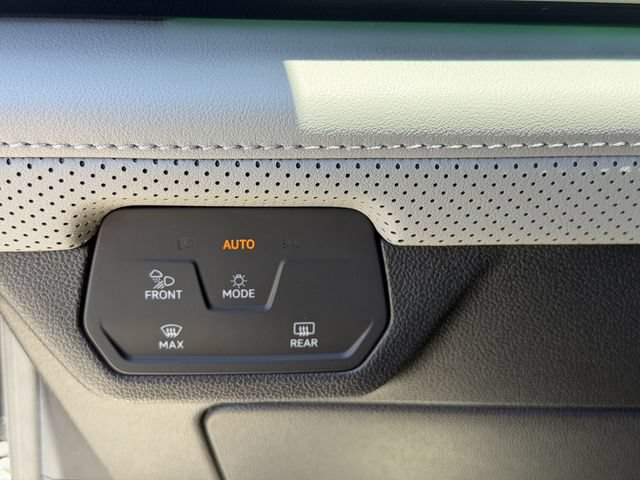 Used 2024 Volkswagen Atlas Peak Edition SEL AWD/4WD image 27