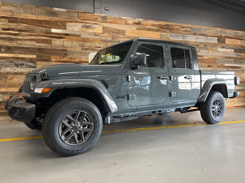 New 2026 Jeep Gladiator Sport AWD/4WD image 17