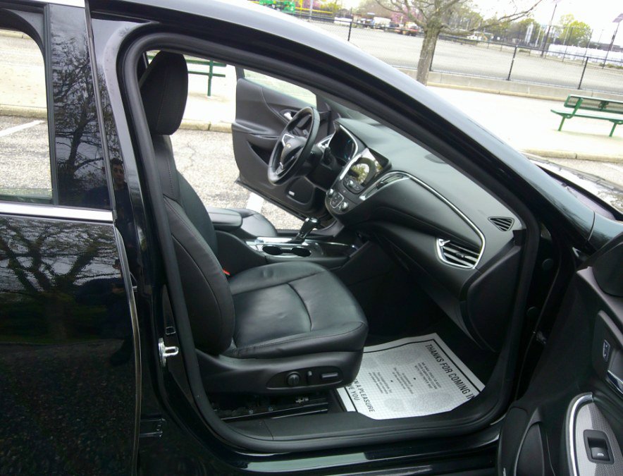 Used 2017 Chevrolet Malibu LT w/ Leather Package FWD image 57